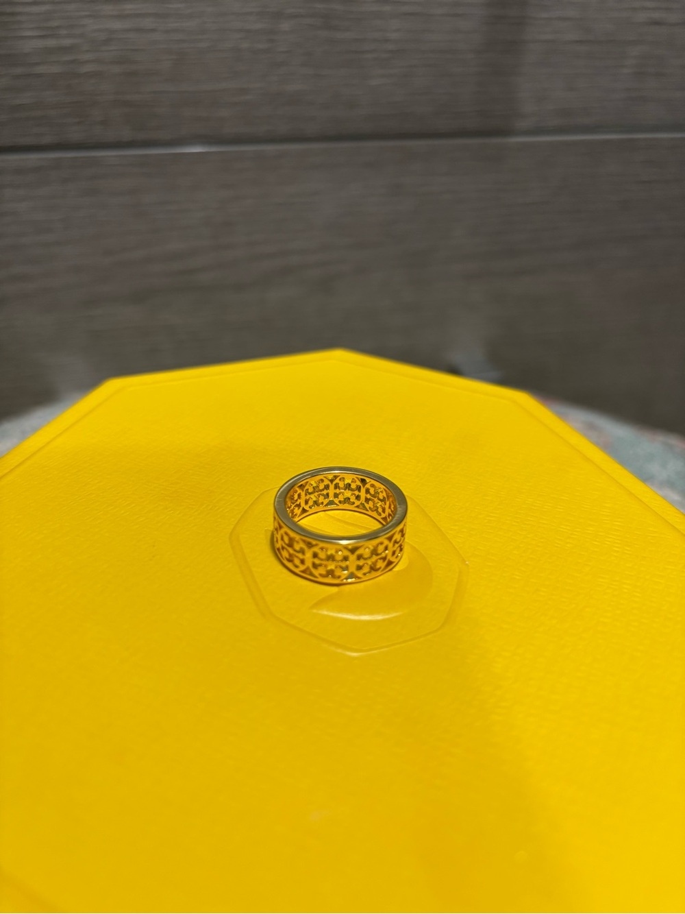 Tory Burch Kinsley logo band ring - Picture 7 of 7